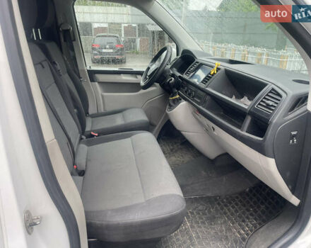 Белый Фольксваген Transporter, объемом двигателя 2 л и пробегом 241 тыс. км за 17500 $, фото 14 на Automoto.ua