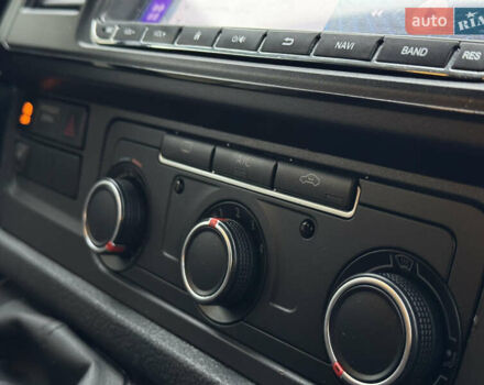 Белый Фольксваген Transporter, объемом двигателя 1.97 л и пробегом 241 тыс. км за 20800 $, фото 18 на Automoto.ua