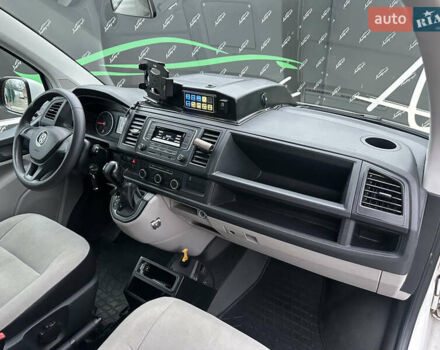 Білий Фольксваген Transporter, об'ємом двигуна 2 л та пробігом 226 тис. км за 29999 $, фото 19 на Automoto.ua