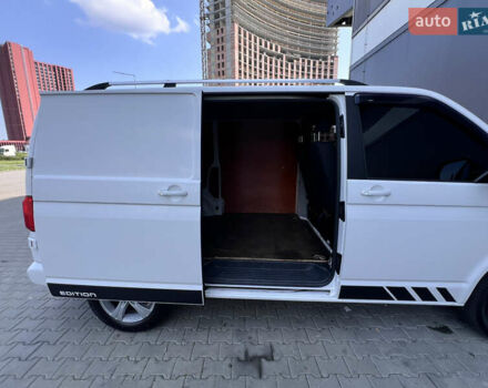 Білий Фольксваген Transporter, об'ємом двигуна 1.97 л та пробігом 220 тис. км за 15900 $, фото 18 на Automoto.ua