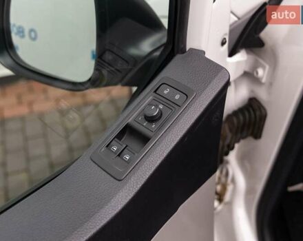 Білий Фольксваген Transporter, об'ємом двигуна 2 л та пробігом 107 тис. км за 20900 $, фото 15 на Automoto.ua