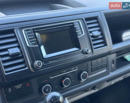 Білий Фольксваген Transporter, об'ємом двигуна 2 л та пробігом 219 тис. км за 18200 $, фото 25 на Automoto.ua