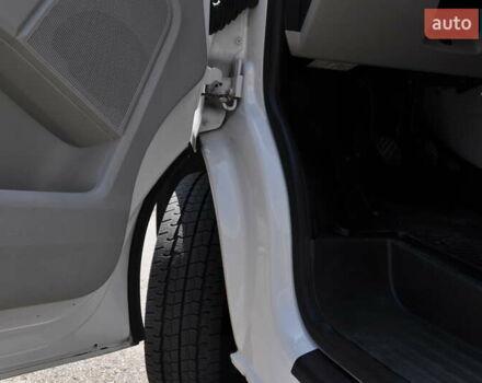 Белый Фольксваген Transporter, объемом двигателя 2 л и пробегом 210 тыс. км за 24800 $, фото 82 на Automoto.ua