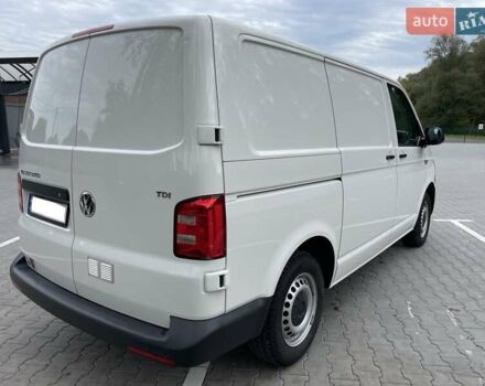 Білий Фольксваген Transporter, об'ємом двигуна 2 л та пробігом 210 тис. км за 16800 $, фото 6 на Automoto.ua