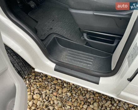 Білий Фольксваген Transporter, об'ємом двигуна 2 л та пробігом 228 тис. км за 19000 $, фото 17 на Automoto.ua