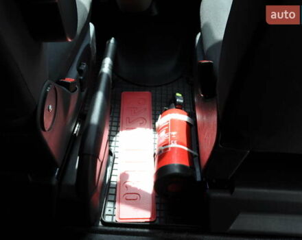 Белый Фольксваген Transporter, объемом двигателя 2 л и пробегом 210 тыс. км за 24800 $, фото 54 на Automoto.ua