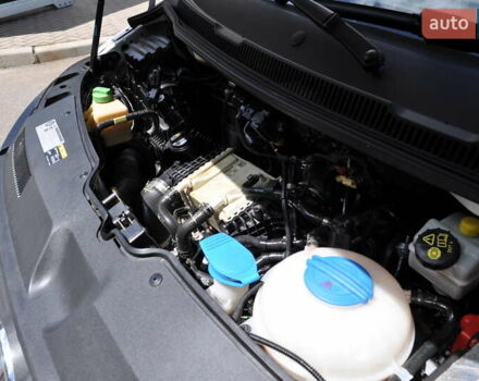 Белый Фольксваген Transporter, объемом двигателя 2 л и пробегом 210 тыс. км за 24800 $, фото 95 на Automoto.ua