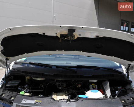 Белый Фольксваген Transporter, объемом двигателя 2 л и пробегом 210 тыс. км за 24800 $, фото 93 на Automoto.ua