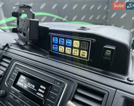 Білий Фольксваген Transporter, об'ємом двигуна 2 л та пробігом 226 тис. км за 29999 $, фото 20 на Automoto.ua