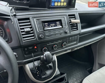 Білий Фольксваген Transporter, об'ємом двигуна 2 л та пробігом 226 тис. км за 29999 $, фото 31 на Automoto.ua