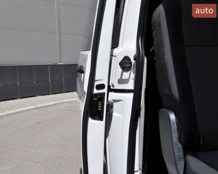 Белый Фольксваген Transporter, объемом двигателя 2 л и пробегом 210 тыс. км за 24800 $, фото 33 на Automoto.ua