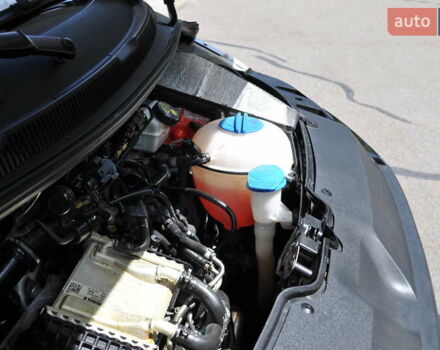 Белый Фольксваген Transporter, объемом двигателя 2 л и пробегом 210 тыс. км за 24800 $, фото 97 на Automoto.ua