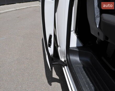 Белый Фольксваген Transporter, объемом двигателя 2 л и пробегом 210 тыс. км за 24800 $, фото 34 на Automoto.ua