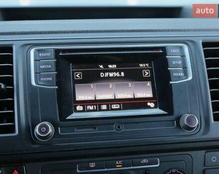 Білий Фольксваген Transporter, об'ємом двигуна 2 л та пробігом 321 тис. км за 19900 $, фото 15 на Automoto.ua