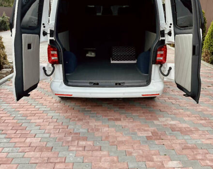 Білий Фольксваген Transporter, об'ємом двигуна 2 л та пробігом 238 тис. км за 31500 $, фото 12 на Automoto.ua