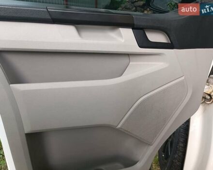 Білий Фольксваген Transporter, об'ємом двигуна 2 л та пробігом 243 тис. км за 24200 $, фото 10 на Automoto.ua