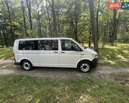 Белый Фольксваген Transporter, объемом двигателя 1.97 л и пробегом 241 тыс. км за 27200 $, фото 1 на Automoto.ua