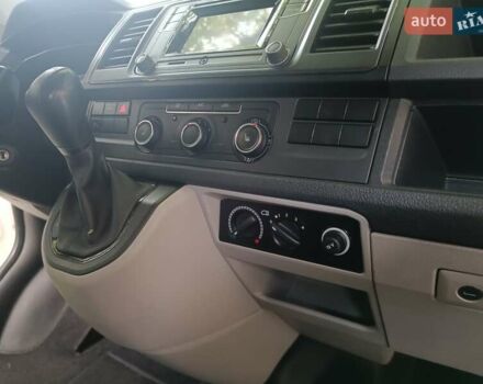 Білий Фольксваген Transporter, об'ємом двигуна 2 л та пробігом 243 тис. км за 24200 $, фото 4 на Automoto.ua