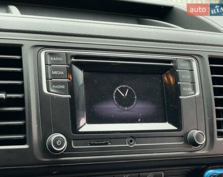 Білий Фольксваген Transporter, об'ємом двигуна 2 л та пробігом 228 тис. км за 25955 $, фото 56 на Automoto.ua