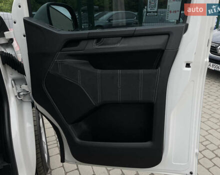 Білий Фольксваген Transporter, об'ємом двигуна 2 л та пробігом 228 тис. км за 25955 $, фото 38 на Automoto.ua