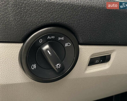 Білий Фольксваген Transporter, об'ємом двигуна 2 л та пробігом 228 тис. км за 25955 $, фото 44 на Automoto.ua