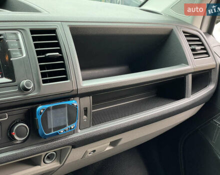 Білий Фольксваген Transporter, об'ємом двигуна 2 л та пробігом 228 тис. км за 25955 $, фото 61 на Automoto.ua