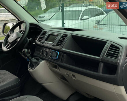 Білий Фольксваген Transporter, об'ємом двигуна 2 л та пробігом 228 тис. км за 25955 $, фото 39 на Automoto.ua