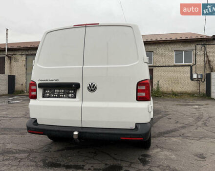 Білий Фольксваген Transporter, об'ємом двигуна 2 л та пробігом 252 тис. км за 18750 $, фото 3 на Automoto.ua