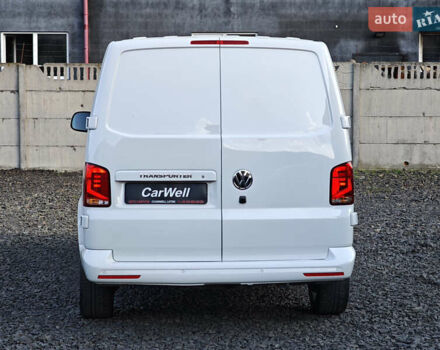 Белый Фольксваген Transporter, объемом двигателя 2 л и пробегом 215 тыс. км за 28842 $, фото 6 на Automoto.ua
