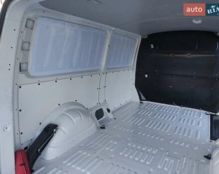 Белый Фольксваген Transporter, объемом двигателя 2 л и пробегом 213 тыс. км за 19999 $, фото 28 на Automoto.ua