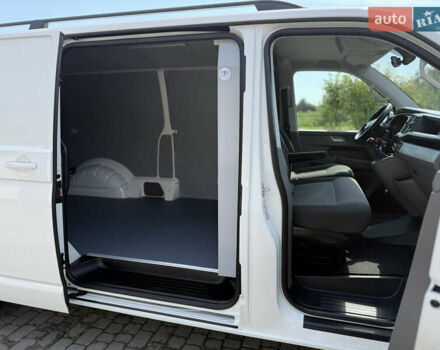 Белый Фольксваген Transporter, объемом двигателя 2 л и пробегом 194 тыс. км за 26350 $, фото 93 на Automoto.ua