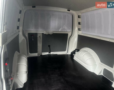 Білий Фольксваген Transporter, об'ємом двигуна 2 л та пробігом 112 тис. км за 25500 $, фото 65 на Automoto.ua
