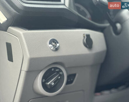 Білий Фольксваген Transporter, об'ємом двигуна 2 л та пробігом 112 тис. км за 25500 $, фото 39 на Automoto.ua