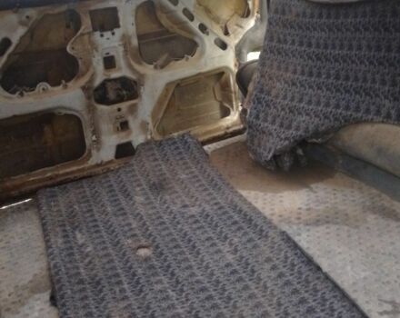 Белый Фольксваген Transporter, объемом двигателя 2.4 л и пробегом 333 тыс. км за 2693 $, фото 1 на Automoto.ua