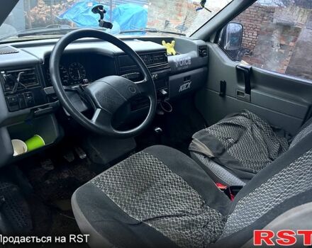 Білий Фольксваген Transporter, об'ємом двигуна 1.9 л та пробігом 378 тис. км за 2400 $, фото 2 на Automoto.ua