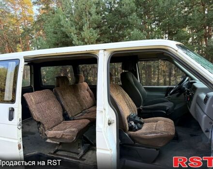 Белый Фольксваген Transporter, объемом двигателя 2.4 л и пробегом 325 тыс. км за 3500 $, фото 6 на Automoto.ua