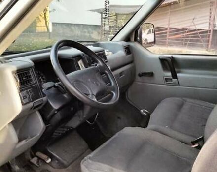 Белый Фольксваген Transporter, объемом двигателя 1.9 л и пробегом 337 тыс. км за 3500 $, фото 6 на Automoto.ua