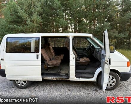 Белый Фольксваген Transporter, объемом двигателя 2.4 л и пробегом 325 тыс. км за 3500 $, фото 5 на Automoto.ua
