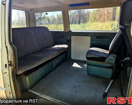 Белый Фольксваген Transporter, объемом двигателя 1.9 л и пробегом 382 тыс. км за 5000 $, фото 6 на Automoto.ua
