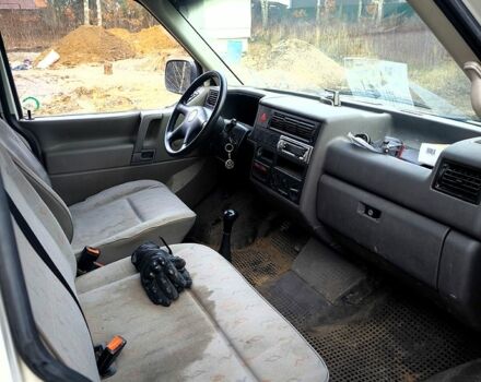 Белый Фольксваген Transporter, объемом двигателя 2.5 л и пробегом 300 тыс. км за 4500 $, фото 2 на Automoto.ua