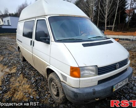 Белый Фольксваген Transporter, объемом двигателя 2.5 л и пробегом 300 тыс. км за 4500 $, фото 1 на Automoto.ua