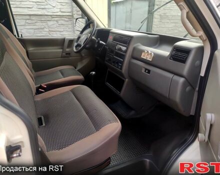 Білий Фольксваген Transporter, об'ємом двигуна 2.5 л та пробігом 340 тис. км за 6200 $, фото 9 на Automoto.ua