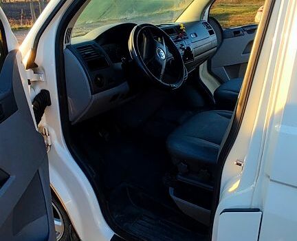 Белый Фольксваген Transporter, объемом двигателя 1.9 л и пробегом 260 тыс. км за 9300 $, фото 6 на Automoto.ua