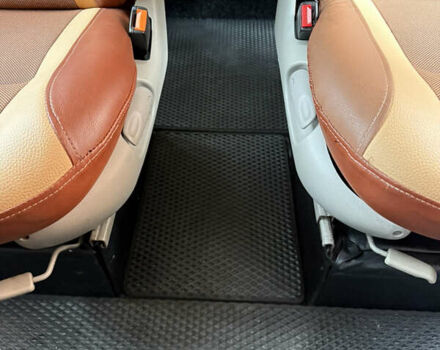 Білий Фольксваген Transporter, об'ємом двигуна 2.5 л та пробігом 279 тис. км за 11000 $, фото 16 на Automoto.ua