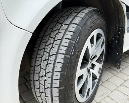 Білий Фольксваген Transporter, об'ємом двигуна 2.5 л та пробігом 279 тис. км за 11000 $, фото 5 на Automoto.ua