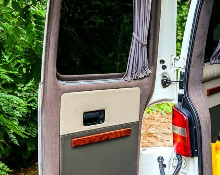 Белый Фольксваген Transporter, объемом двигателя 1.9 л и пробегом 311 тыс. км за 10500 $, фото 1 на Automoto.ua