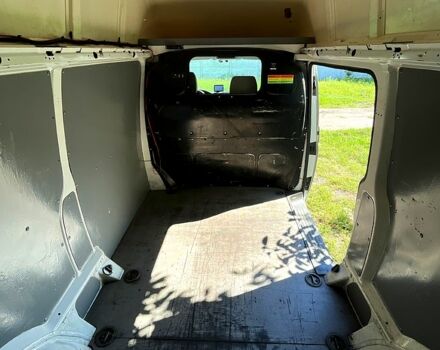 Фольксваген Transporter 2010 в Харькове на Automoto.ua Белый Фольксваген Transporter, объемом двигателя 2 л и пробегом 350 тыс. км за 9500 $, фото 2 на Automoto.ua