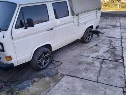 Белый Фольксваген Transporter, объемом двигателя 1.6 л и пробегом 300 тыс. км за 5400 $, фото 1 на Automoto.ua