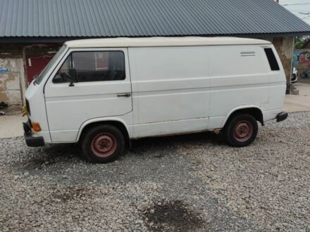 Фольксваген Transporter 1987 у Кривому Розі на Automoto.ua Білий Фольксваген Transporter, об'ємом двигуна 1.6 л та пробігом 100 тис. км за 1800 $, фото 1 на Automoto.ua