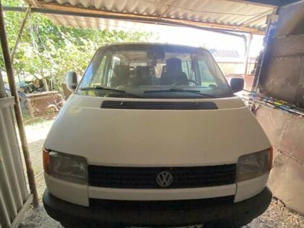 Білий Фольксваген Transporter, об'ємом двигуна 2.4 л та пробігом 500 тис. км за 3600 $, фото 1 на Automoto.ua